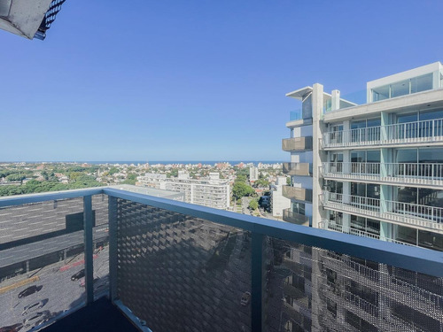 Venta De Apartamento 3 Dormitorios Con Terraza En Malvín