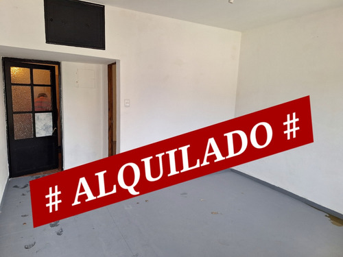 # Alquilado # Apto 1 Dorm Y Demas, C Patio Chico.  $ 11000