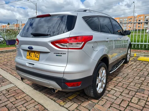 Ford Escape Titanium 2.0cc AT AA 4X4
