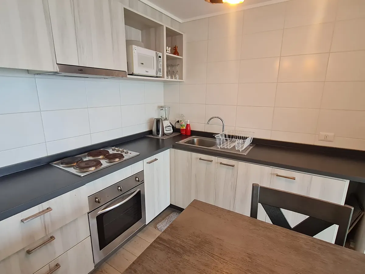 Imagen 1 de 18 de Arriendo Departamento Amoblado A Pasos St Margarets Y Sek