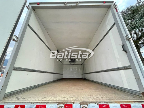 Imagem 8 de 15 de Ford Cargo 815e - 2010 - Bau Refrigerado 6.05m - 418.000km