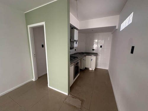 Semipiso Con Cochera En Venta - 2 Dormitorios