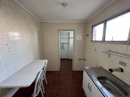 Apto De 1 Dorm. Com Garagem.