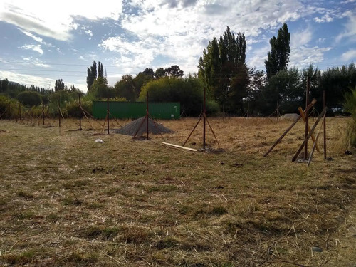 Terreno En El Hoyo. Cercano A Rio Epuyen