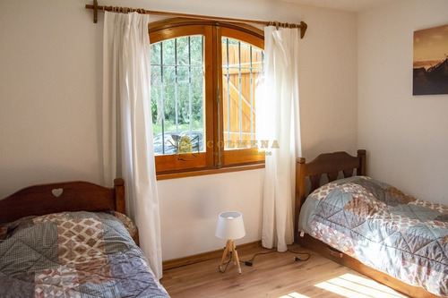 Casa Ubicada En Zona De Paz Y Tranquilidad.- Ref: 4528