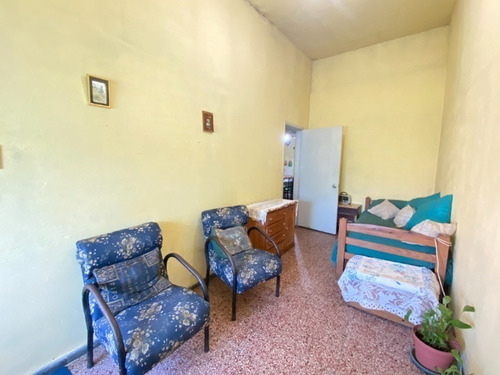 Imagen 2 de 10 de Venta Casa Dos Dormitorios Y Jardín Cólón