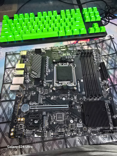 Tarjeta Madre Msi Pro B650m-p Am5,ram Ddr5 (Usado)