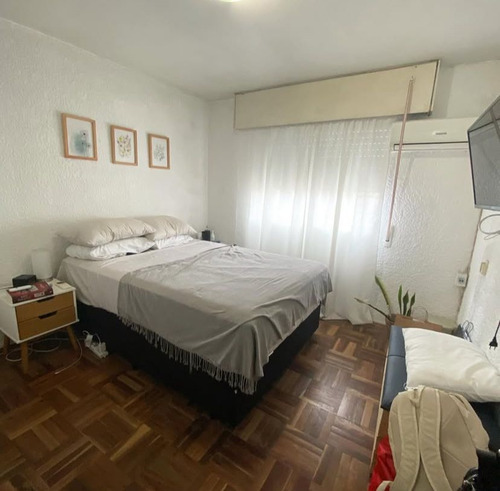 Vendo Apto Con Balcón Al Frente Para Inversión O Vivienda. Con O Sin Renta De $26.000 Contrato Vencido Tacuarembó Y Mercedes.