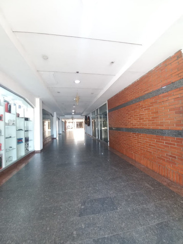 Imagen 6 de 8 de Local Alquiler Planta Baja + Mezzzanina Centro Comercial Regina Puerto La Cruz Canon 300 Negociable