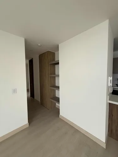 3 Habitaciones, 2 Baños, 2 Parqueaderos, 2 Balcones, 92m2.
