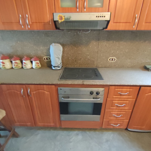 Apartamento En Terrazas Del Puerto I, De 2 Hab 2 Baños 1 Puesto De Estacionamiento. Amoblado. Con Piscina Y Churuata. En La Vía Alterna (barcelona - Puerto La Cruz)