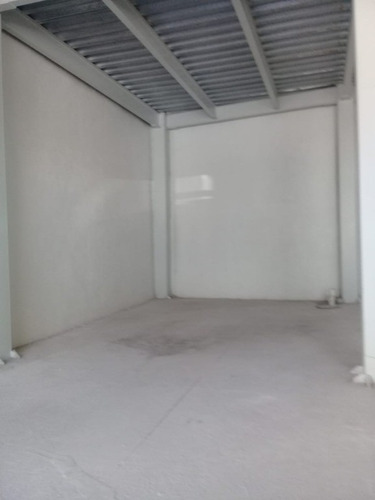Imagen 5 de 13 de Renta De Local En Pequeña Plaza Comercial