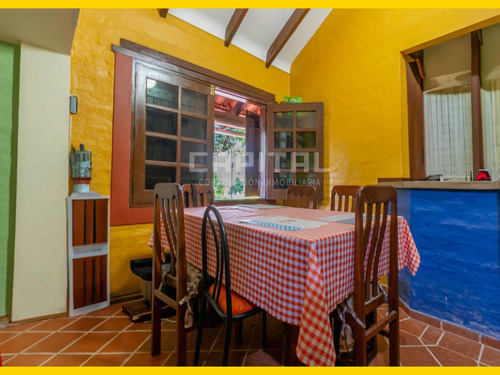 Hermosa Y Completa Propiedad En Venta -zona De Las Cruces