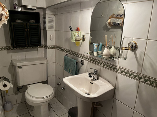 Impecable Casa De 5 Dormitorios Con Local Comercial