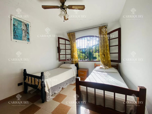 Casa En Venta En Manantiales