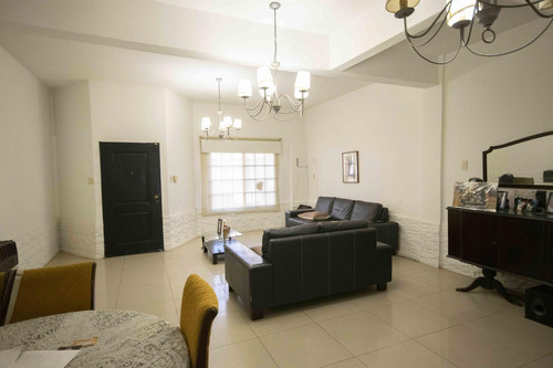 Casa De 5 Ambientes Con Cochera Y Playroom En Venta En Carapachay