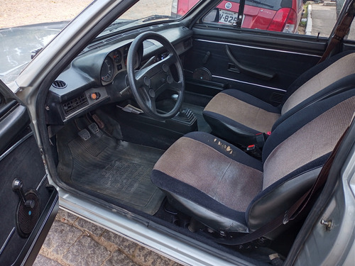 Volkswagen Passat 1.6 Special 2p