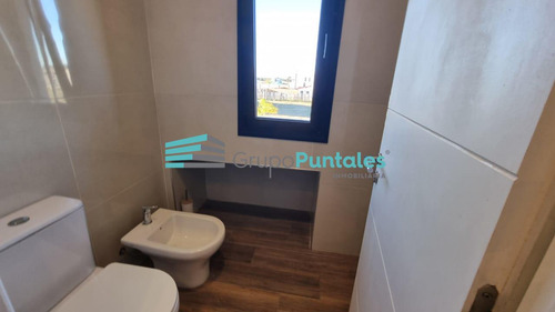 Casa En Lagos De Canning Con 4 Dormitorios Sobre Gran Lote De 940 M2