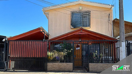 Se Vende Amplia Casa En Zona Tranquila Y Residencial, Maipu.