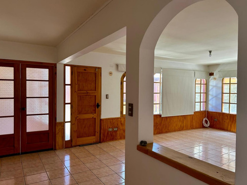 Maravillosa Casa En Perfecto Estado, Sector Céntrico