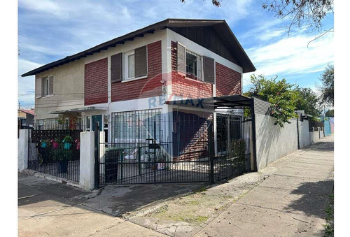 Casa En Tranquila Zona Residencial
