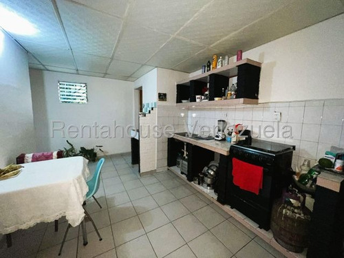 Casa En Venta En Piñonal Maracay Zp