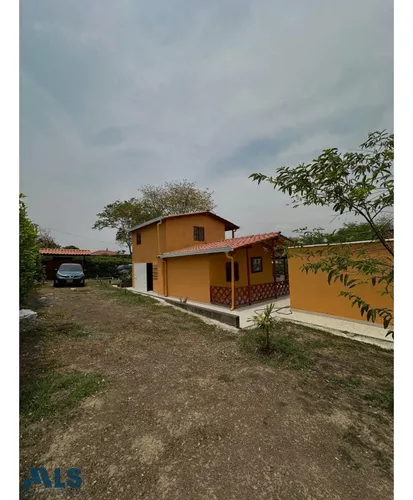 Zona Verde Y Espacio Para En Futuro Construir Pisc...(mls#248454)