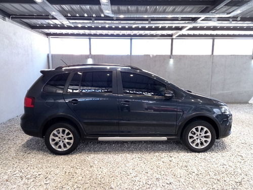 Imagen 4 de 11 de Volkswagen Suran Cross 1.6 Highline 101cv