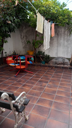 Imagen 15 de 17 de Lanus Oeste - Casa En Barrio Residencial A Metros Del Centro