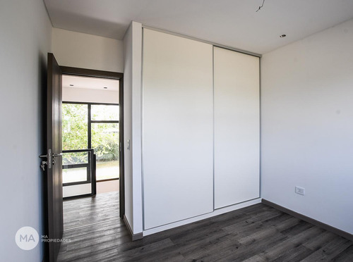 Casa 3 Dormitorios, Jardín, Piscina - Puerto Roldán Barrio Cerrado - Roldán | Venta