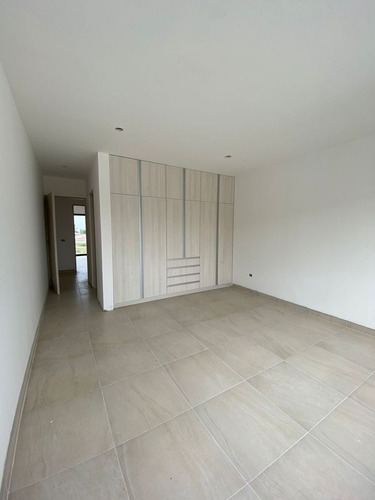 Imagen 9 de 15 de Residencia En Lomas De Juriquilla, Jardín, 3 Recamaras, Sal
