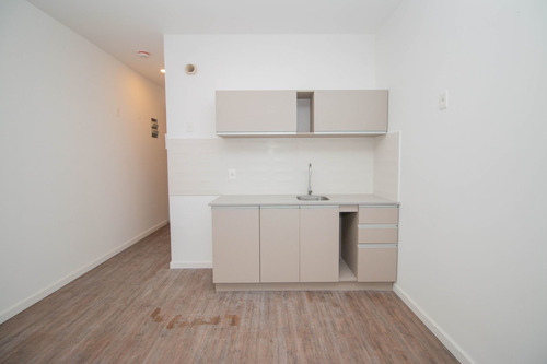 Venta Monoambiente Pocitos Patio A Estrenar