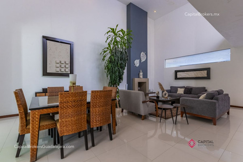 Residencia De Lujo En Los Olivos En Venta