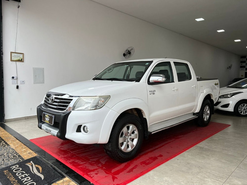 Imagem 3 de 15 de Toyota - Hilux 2.7 16v 4p Srv Flex 4x4 Cabine Dupla Autom