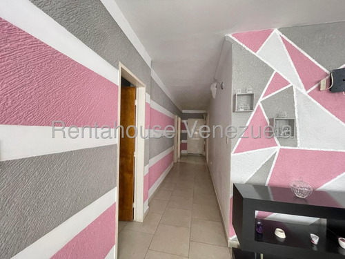 Casa En Alquiler Amoblada Bien Ubicada Con Agua Constante Seguridad 3 Habitaciones 3 Baños Lista Para Mudarse Nela 25-14786
