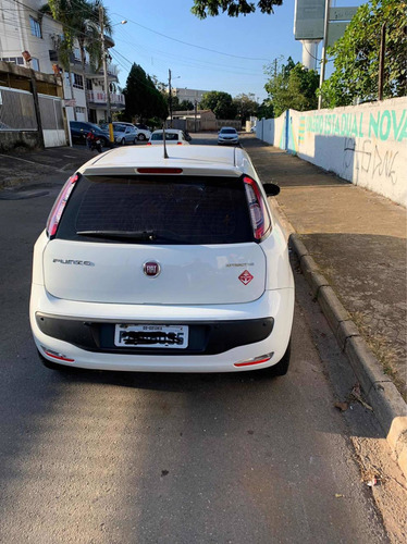 Fiat Punto 2015 1.4 Attractive Flex 5p
