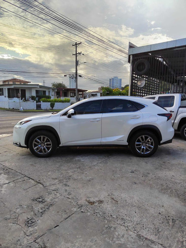 Imagen 4 de 14 de Lexus Nx300h .