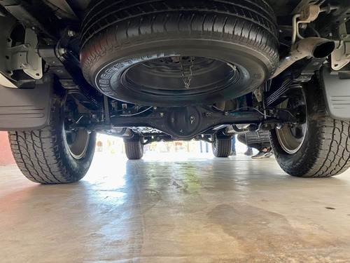 Imagen 9 de 13 de Toyota Hilux 2013 3.0 Cd Srv I 171cv 4x2