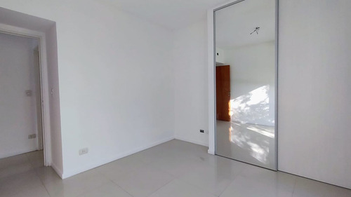 Imagen 11 de 18 de Venta De Departamento En Villa De Mayo