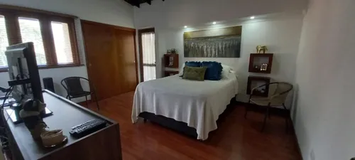 Apartamento En Venta En Conquistadores. Cod V10880