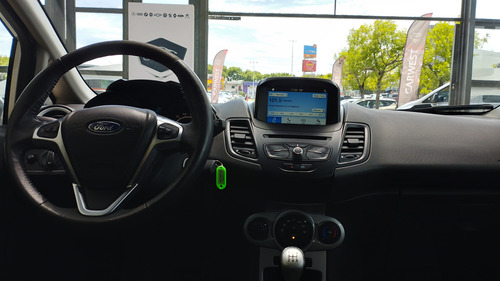 Ford Fiesta Kinetic 1.6 Se Carwestcaba