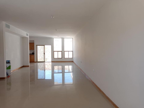 Imagen 2 de 17 de Casa Nueva En Venta Bosques Del Valle Iii, Frente A Parque