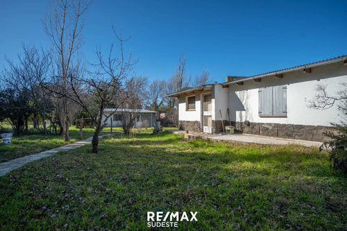 Imagen 16 de 23 de Casa 2 Dormitorios Con Departamento Y Quincho