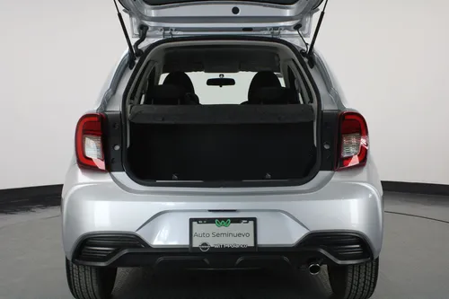 Nissan March 1.6 Exclusive Mt