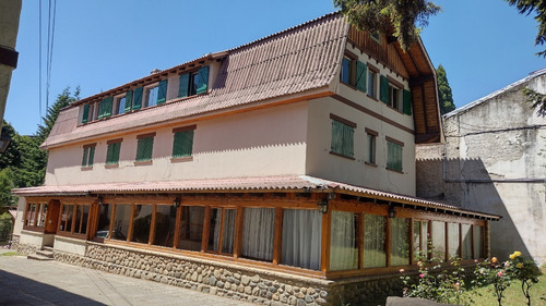 Imagen 2 de 29 de Importante Propiedad Céntrica En Bariloche , Ideal Inversores. Atención Empresas Constructoras, Predio Apto Para Importante Desarrollo Inmobiliario! Apto Destino Turístico, Hostel U Hostería.