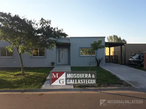 Casa En Venta En  Santa Guadalupe, Pilar Del Este