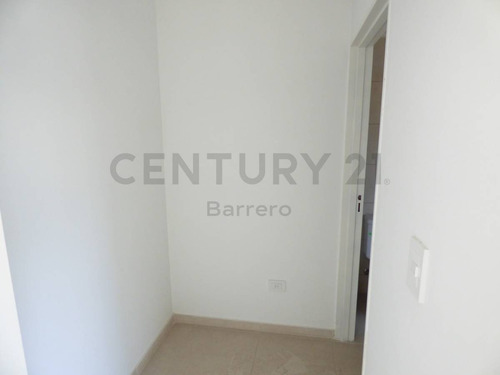 Imagen 13 de 30 de Impecable Tres Ambientes Con Dos Dormitorios En Suite Y Toilette A Estrenar