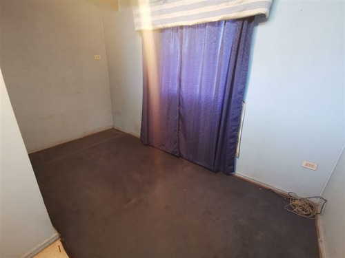 Casa En Venta De 5 Dorm. En La Florida