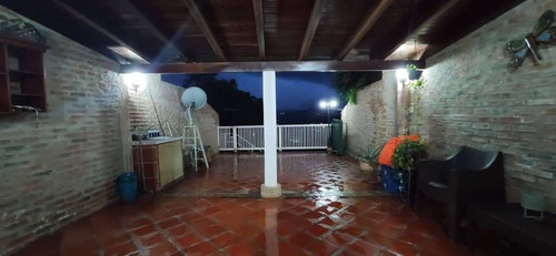 Imagen 5 de 15 de Townhouse La Unión, Urb. Potro Redondo 1