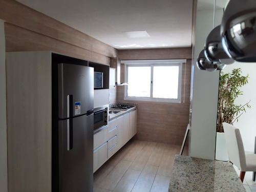 Imagem 4 de 14 de Amj156 Apartamento 2 Dormitórios - 100 Mts Praia- Caiçara -